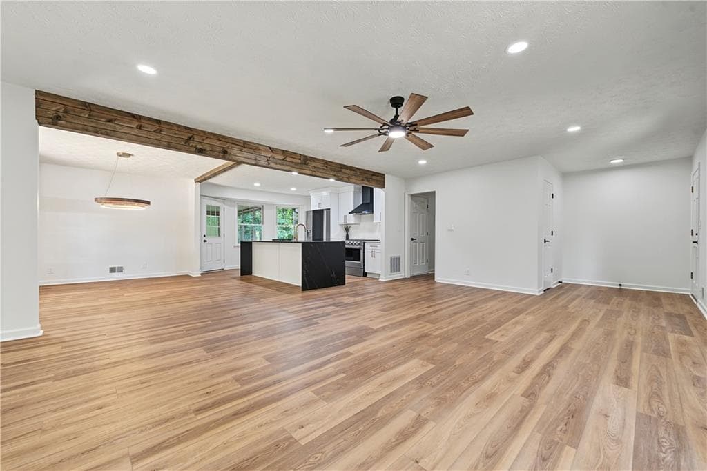 3 bedroom, 2 bathroom, 2,456 sq ft single family residence for sale at 291 Crabapple Court, Powder Springs, GA 30127 — photo 6