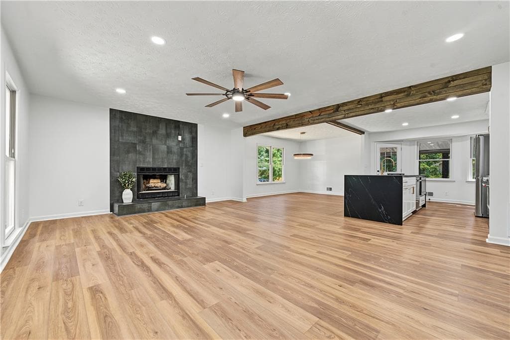 3 bedroom, 2 bathroom, 2,456 sq ft single family residence for sale at 291 Crabapple Court, Powder Springs, GA 30127 — photo 3