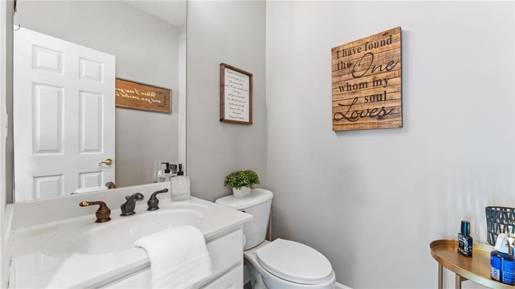 4 bedroom, 3 bathroom, 2,710 sq ft single family residence for sale at 1445 Badingham Drive, Cumming, GA 30041 — photo 9