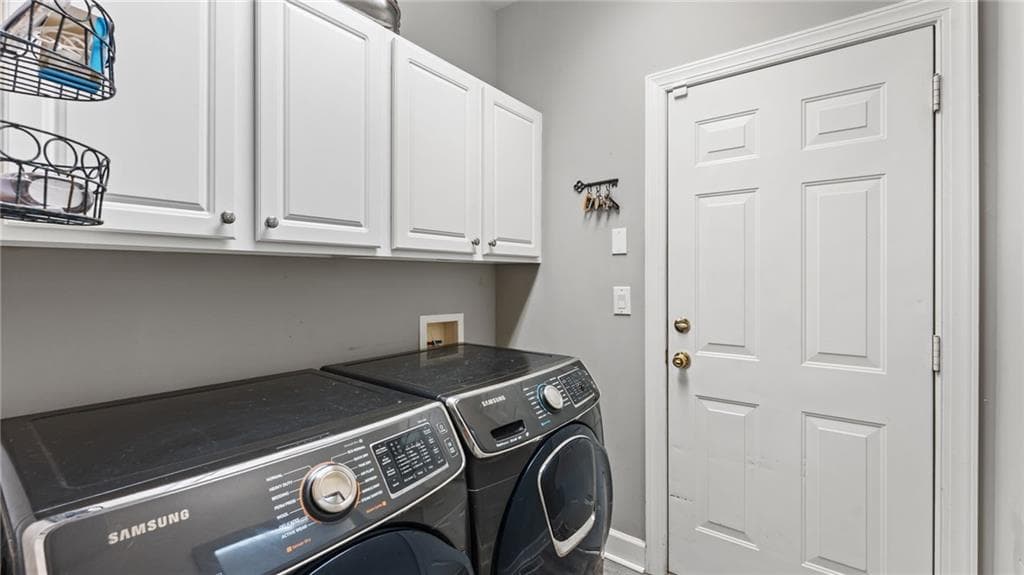 4 bedroom, 3 bathroom, 2,710 sq ft single family residence for sale at 1445 Badingham Drive, Cumming, GA 30041 — photo 10