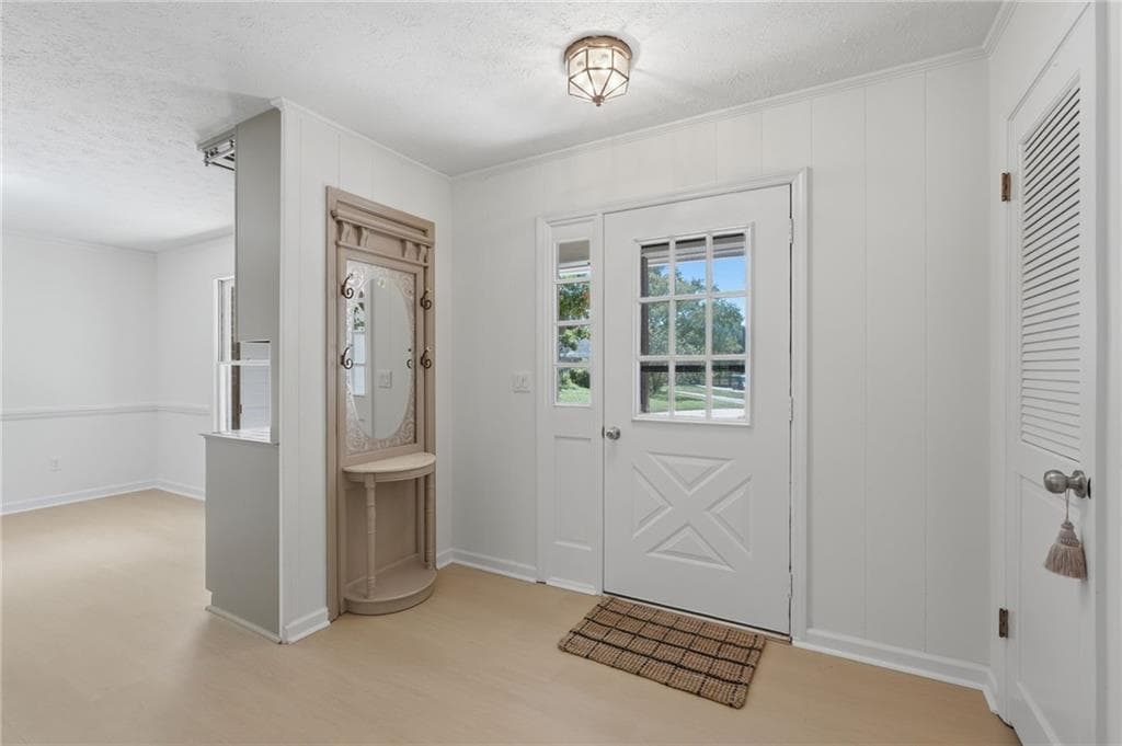 3 bedroom, 3 bathroom, 2,530 sq ft single family residence under contract at 3758 Woodlane Road, Gainesville, GA 30506 — photo 5
