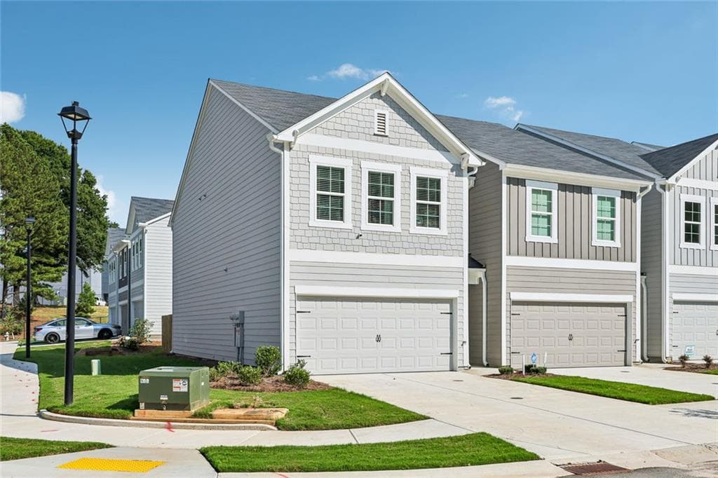 3 bedroom, 3 bathroom, 1,748 sq ft townhouse under contract at 5151 Longview Run Run, Decatur, GA 30035 — photo 2