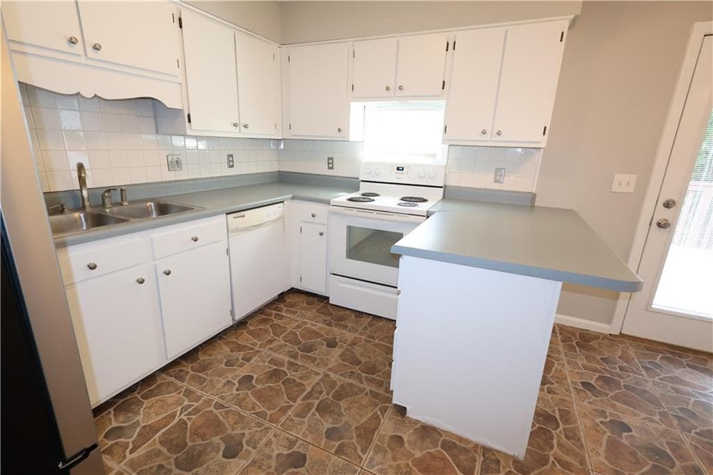 3 bedroom, 2 bathroom, 1,680 sq ft single family residence for rent at 3946 Blake Court, Kennesaw, GA 30144 for $1,950 a month — photo 8