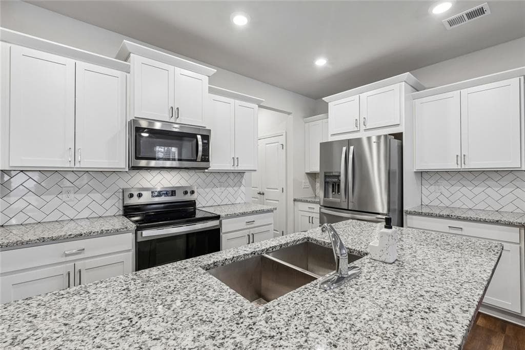 3 bedroom, 3 bathroom, 1,748 sq ft townhouse under contract at 5151 Longview Run Run, Decatur, GA 30035 — photo 7