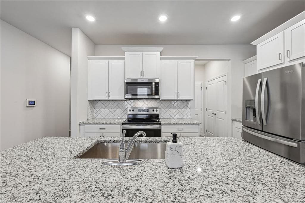 3 bedroom, 3 bathroom, 1,748 sq ft townhouse under contract at 5151 Longview Run Run, Decatur, GA 30035 — photo 8