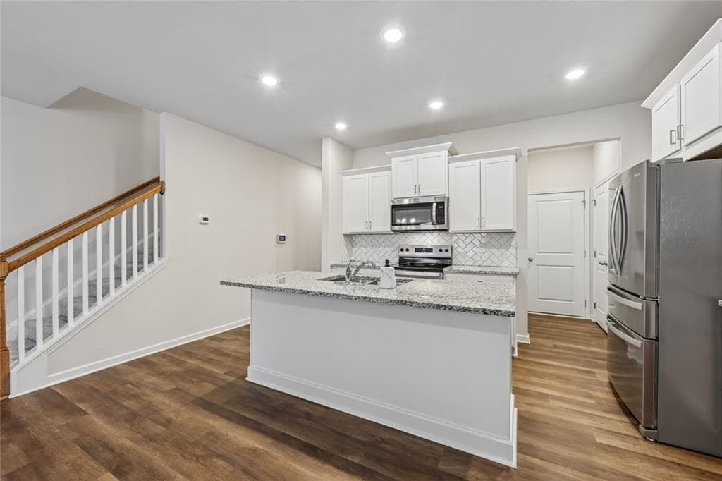 3 bedroom, 3 bathroom, 1,748 sq ft townhouse under contract at 5151 Longview Run Run, Decatur, GA 30035 — photo 9