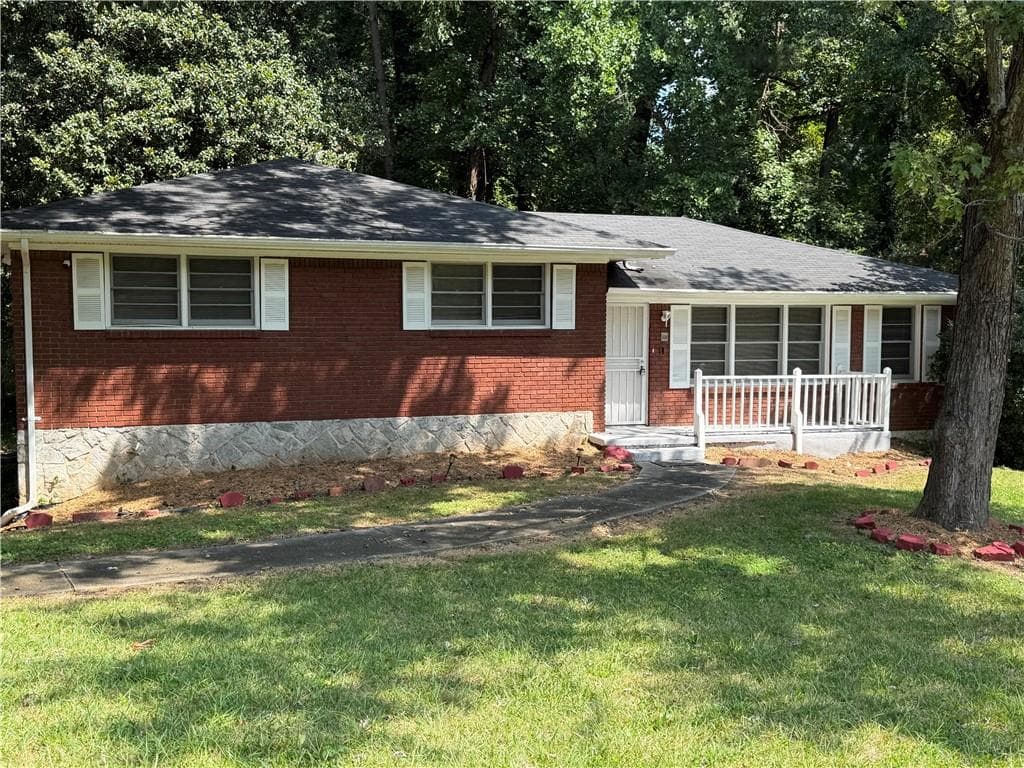 3 bedroom, 2 bathroom, 1,460 sq ft single family residence for rent at 1936 Fort Valley Drive, Atlanta, GA 30311 for $1,850 a month — photo 1 of 17
