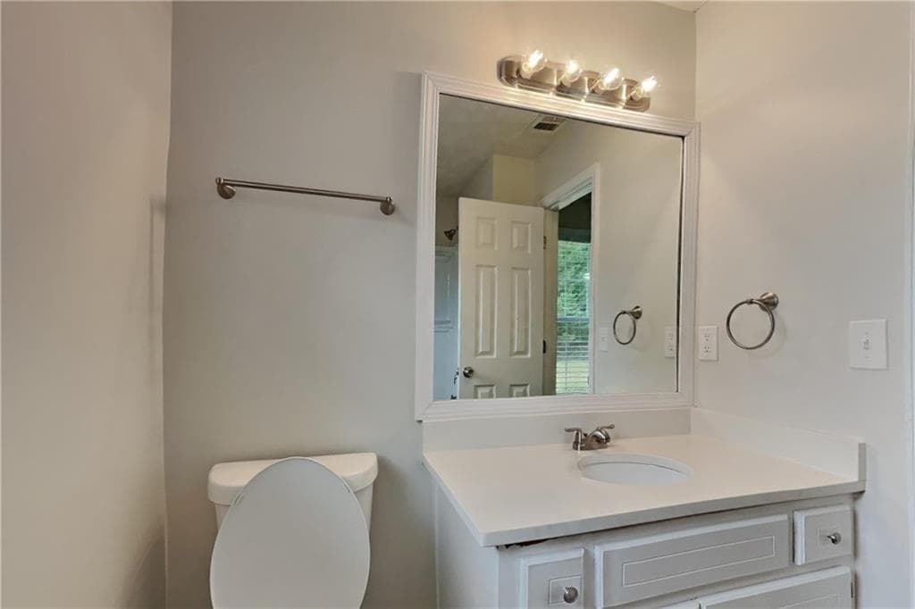 3 bedroom, 2 bathroom, 1,239 sq ft single family residence for rent at 3685 E Bolding Road, Flowery Branch, GA 30542 for $1,900 a month — photo 9