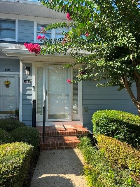 2 bedroom, 2 bathroom condominium for rent at 2100 Habersham Marina Road 303D, Cumming, GA 30041 for $2,850 a month — photo 2