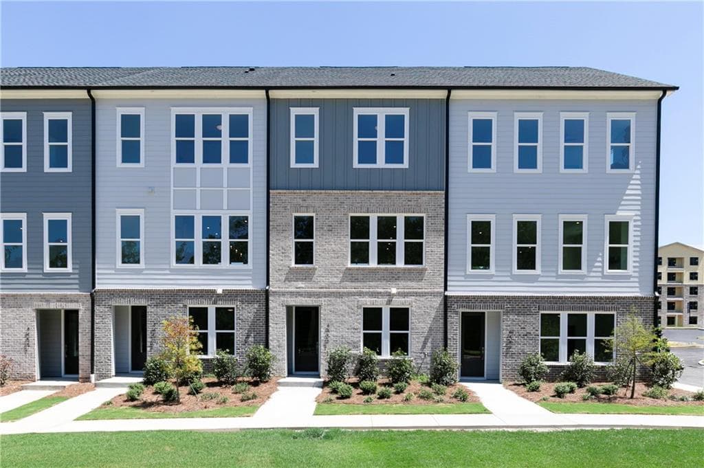 3 bedroom, 4 bathroom, 2,070 sq ft townhouse for sale at 4451 Gradient Lane, Chamblee, GA 30341