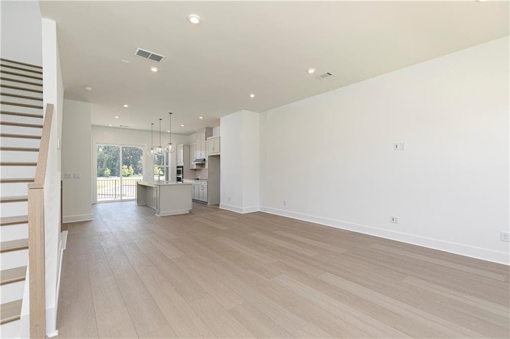 3 bedroom, 4 bathroom, 2,070 sq ft townhouse for sale at 4451 Gradient Lane, Chamblee, GA 30341 — photo 2