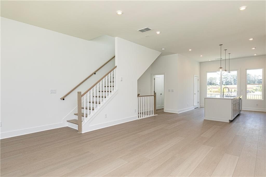 3 bedroom, 4 bathroom, 2,070 sq ft townhouse for sale at 4451 Gradient Lane, Chamblee, GA 30341 — photo 3