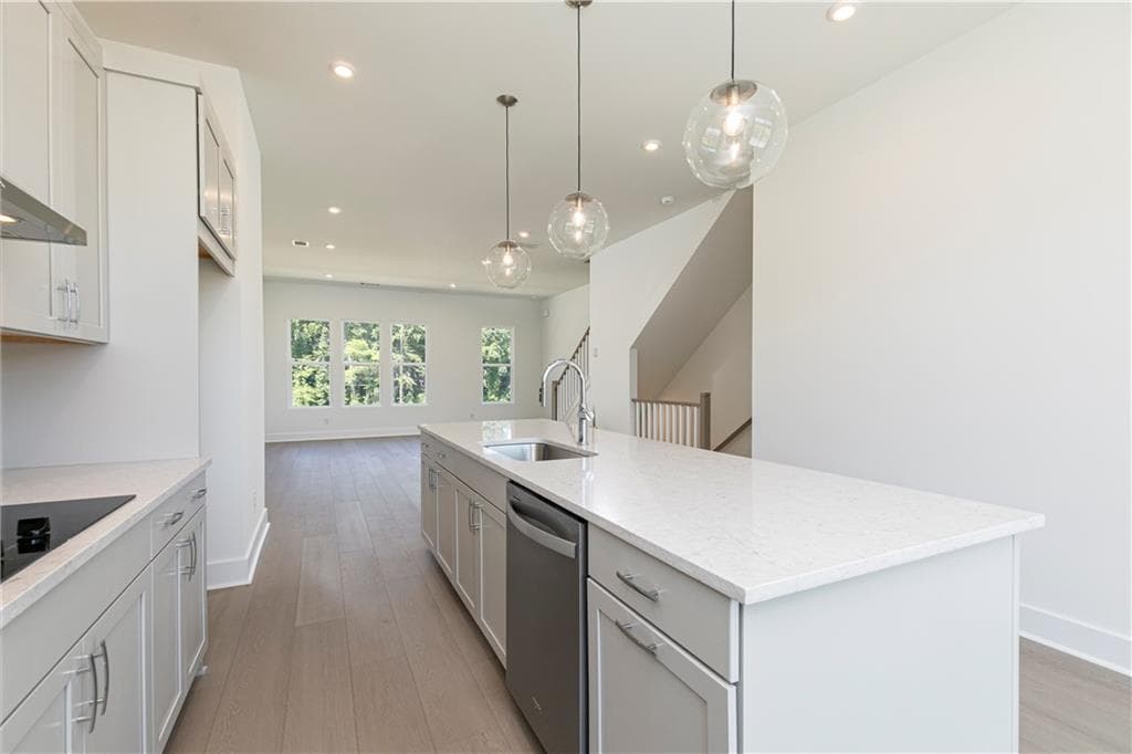 3 bedroom, 4 bathroom, 2,070 sq ft townhouse for sale at 4451 Gradient Lane, Chamblee, GA 30341 — photo 8