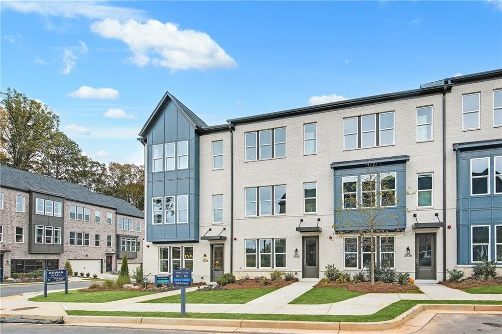 3 bedroom, 4 bathroom, 1,919 sq ft townhouse for sale at 1316 Koa Court 133, Smyrna, GA 30080 — photo 2