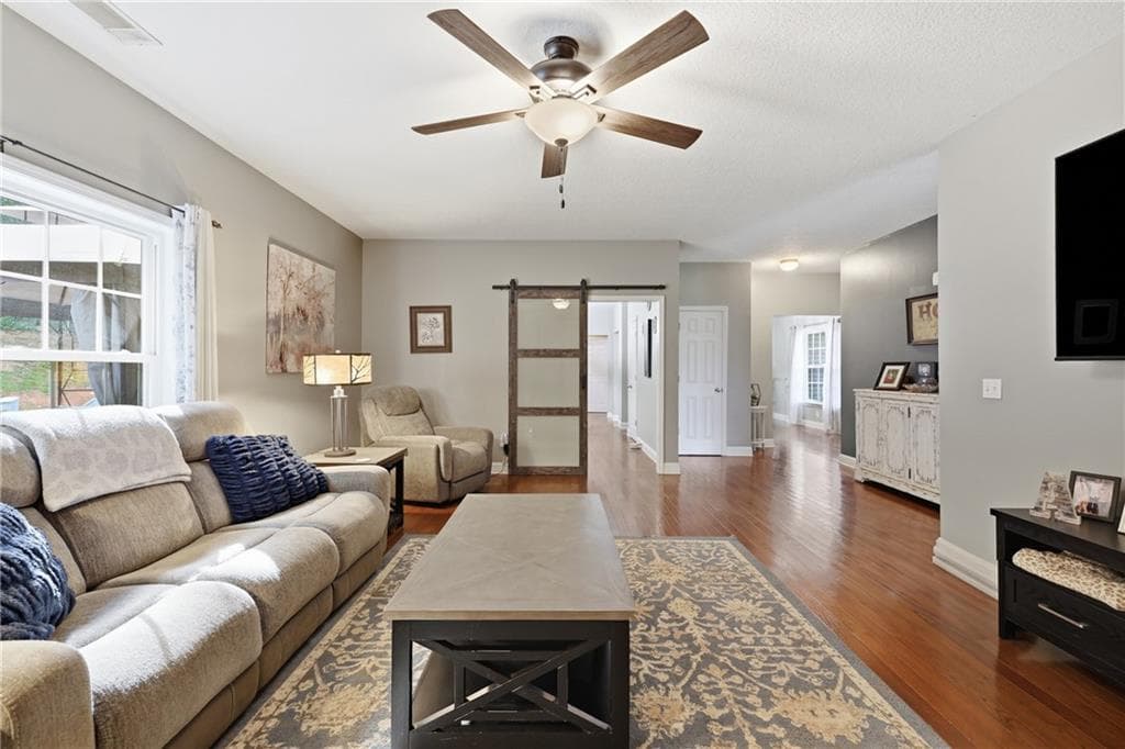 4 bedroom, 2 bathroom, 2,162 sq ft single family residence for sale at 980 Falls Road, Toccoa, GA 30577 — photo 5