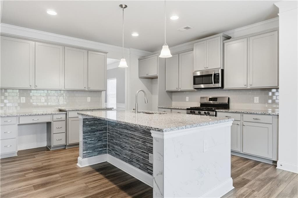 6 bedroom, 4 bathroom, 3,385 sq ft single family residence for sale at 86 Twelve Oaks Drive, Cartersville, GA 30120 — photo 8