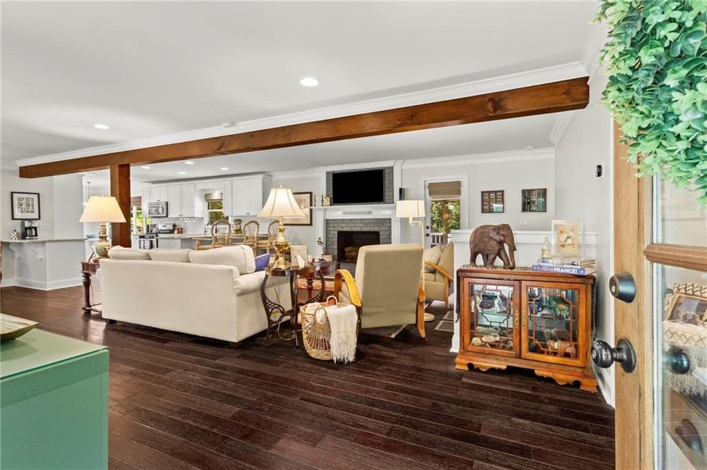 4 bedroom, 3 bathroom, 2,838 sq ft single family residence for sale at 4941 Bedell Road, Roswell, GA 30075 — photo 4