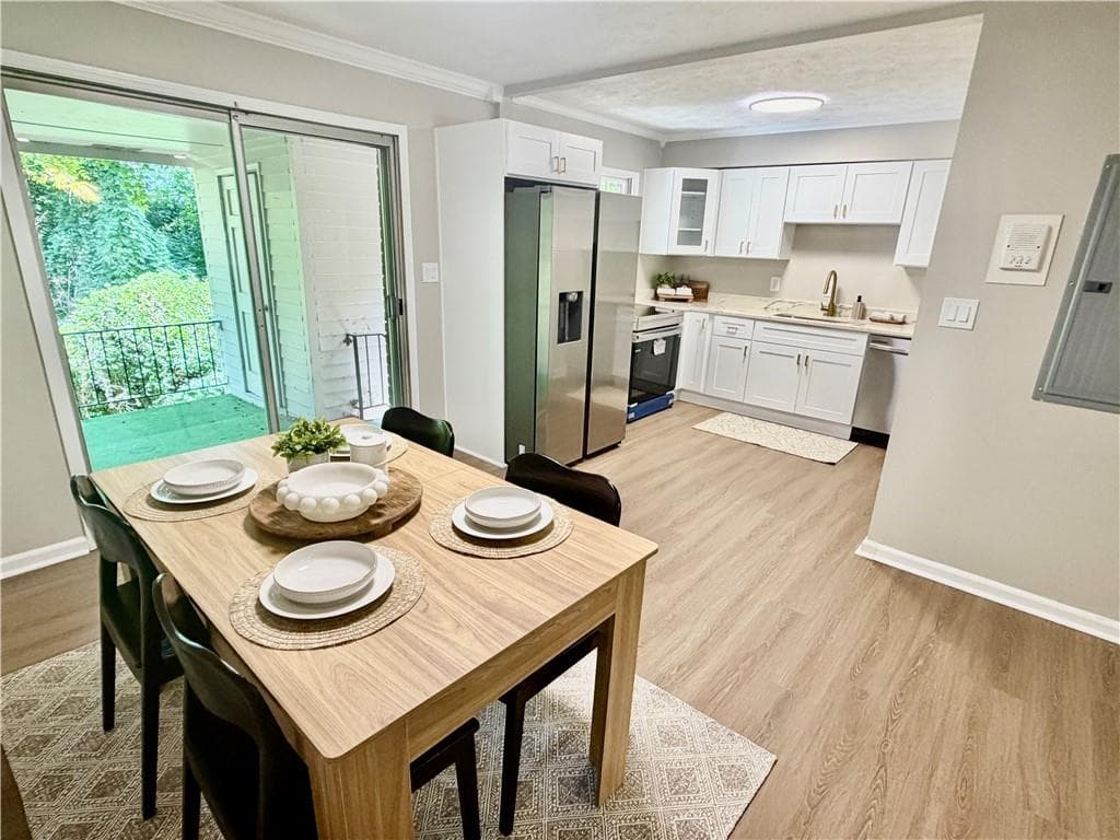 3 bedroom, 2 bathroom, 1,216 sq ft condominium for sale at 6700 Roswell Road 11D, Atlanta, GA 30328 — photo 3