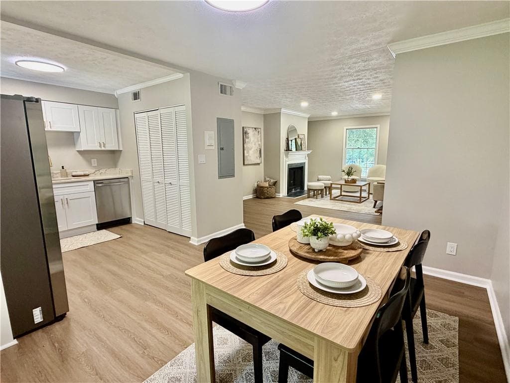 3 bedroom, 2 bathroom, 1,216 sq ft condominium for sale at 6700 Roswell Road 11D, Atlanta, GA 30328 — photo 8