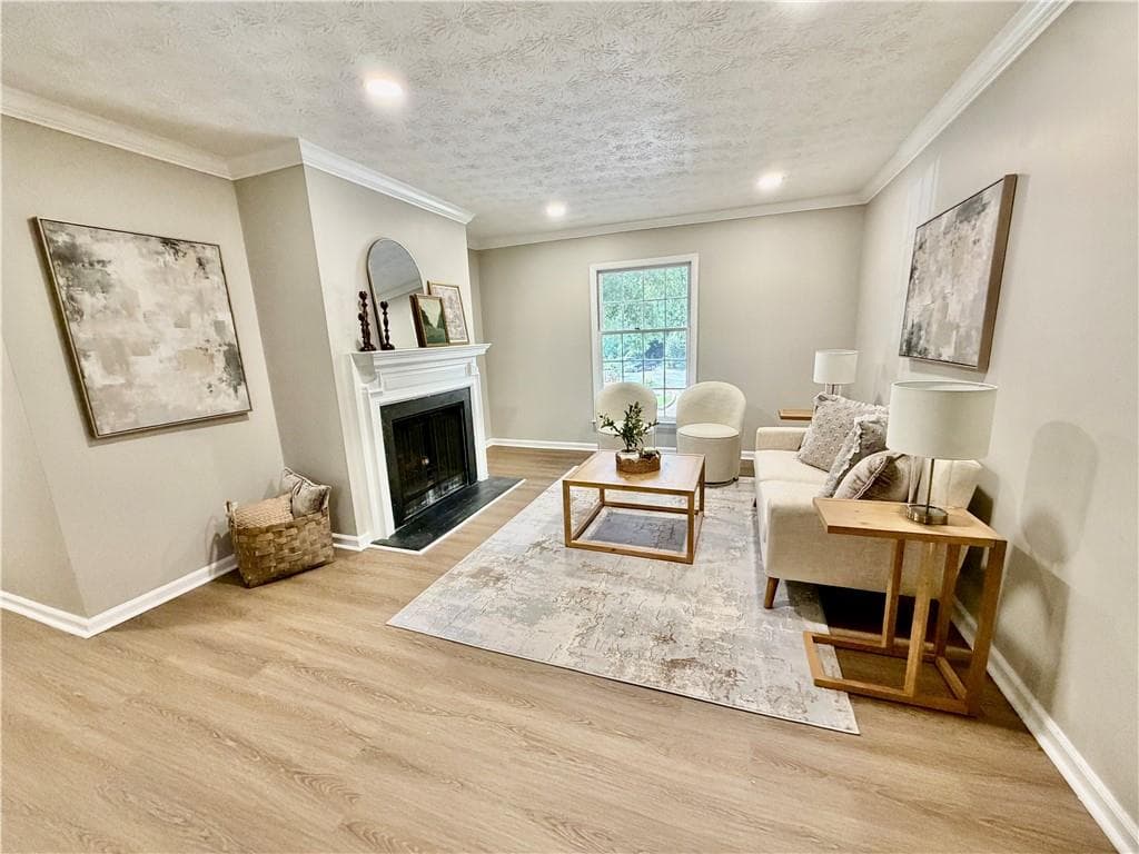 3 bedroom, 2 bathroom, 1,216 sq ft condominium for sale at 6700 Roswell Road 11D, Atlanta, GA 30328 — photo 2