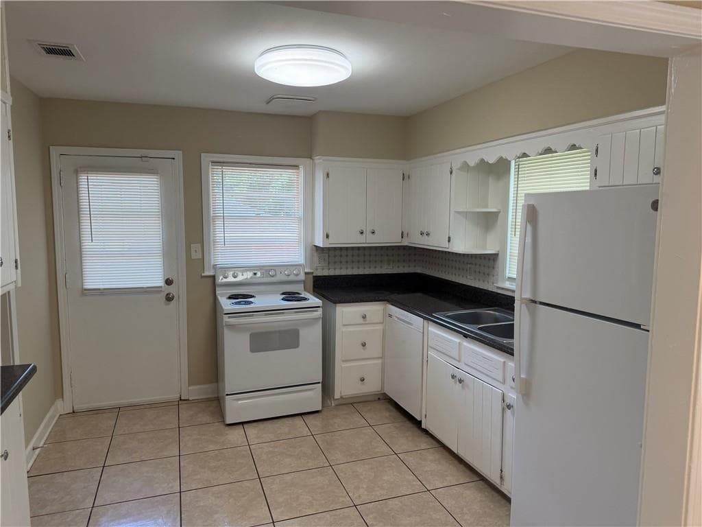 3 bedroom, 2 bathroom, 1,245 sq ft single family residence for rent at 2298 Bryant Drive, East Point, GA 30344 for $1,700 a month — photo 3