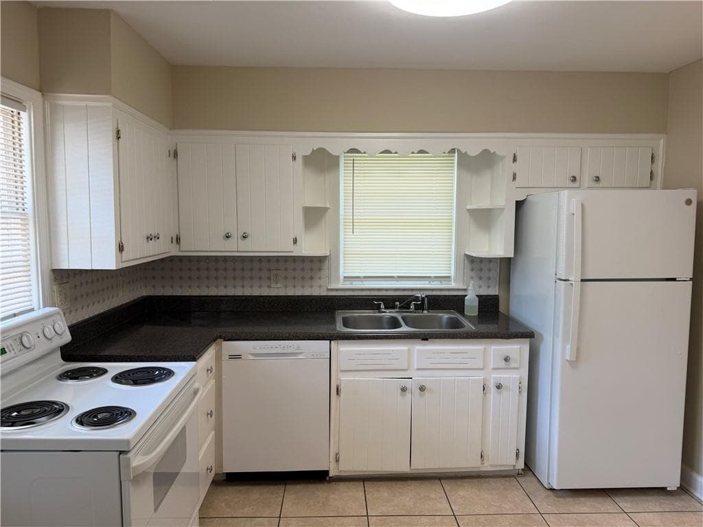 3 bedroom, 2 bathroom, 1,245 sq ft single family residence for rent at 2298 Bryant Drive, East Point, GA 30344 for $1,700 a month — photo 4
