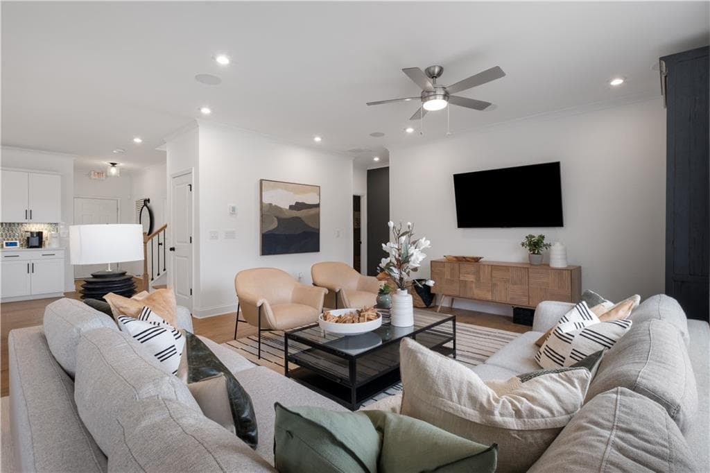 5 bedroom, 3 bathroom, 2,956 sq ft single family residence for sale at 6090 Marigold Way, Atlanta, GA 30349 — photo 5