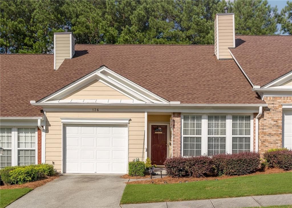 2 bedroom, 2 bathroom, 1,354 sq ft townhouse for sale at 136 Camry Lane, Grayson, GA 30017 — photo 2