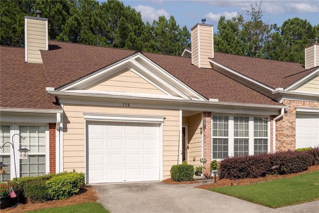 2 bedroom, 2 bathroom, 1,354 sq ft townhouse for sale at 136 Camry Lane, Grayson, GA 30017 — photo 3