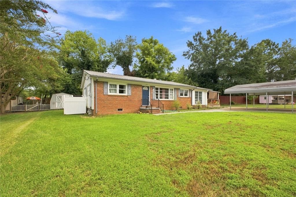 3 bedroom, 2 bathroom, 1,453 sq ft single family residence for sale at 1517 Lee Avenue, Oxford, AL 36203 — photo 3