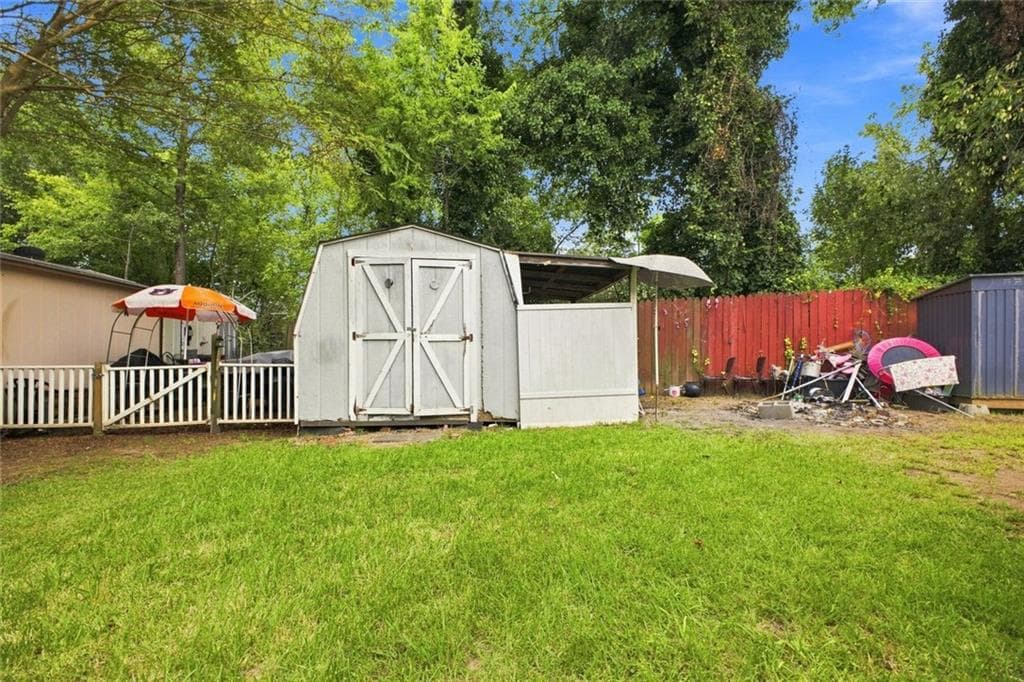 3 bedroom, 2 bathroom, 1,453 sq ft single family residence for sale at 1517 Lee Avenue, Oxford, AL 36203 — photo 5