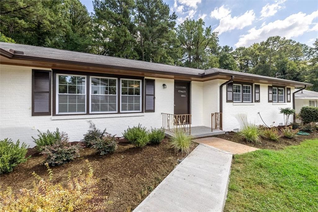 3 bedroom, 2 bathroom, 1,455 sq ft single family residence for sale at 3943 Oberlin Court, Tucker, GA 30084 — photo 5