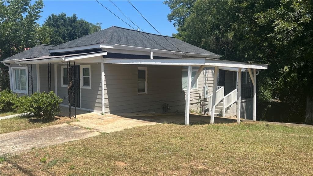 4 bedroom, 2 bathroom, 2,201 sq ft single family residence for sale at 307 Johnson Street, LaGrange, GA 30241