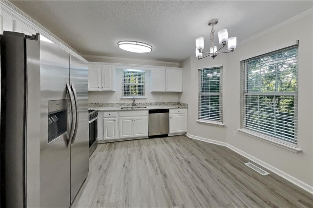 4 bedroom, 3 bathroom, 1,943 sq ft single family residence for rent at 4244 Akins Ridge Lane, Powder Springs, GA 30127 for $2,150 a month — photo 4