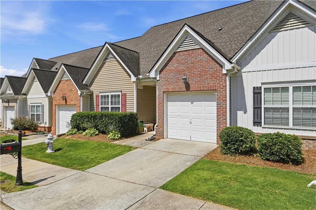 4 bedroom, 3 bathroom, 2,028 sq ft townhouse for sale at 119 Riley Circle, Dawsonville, GA 30534 — photo 4