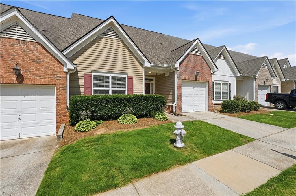 4 bedroom, 3 bathroom, 2,028 sq ft townhouse for sale at 119 Riley Circle, Dawsonville, GA 30534 — photo 5