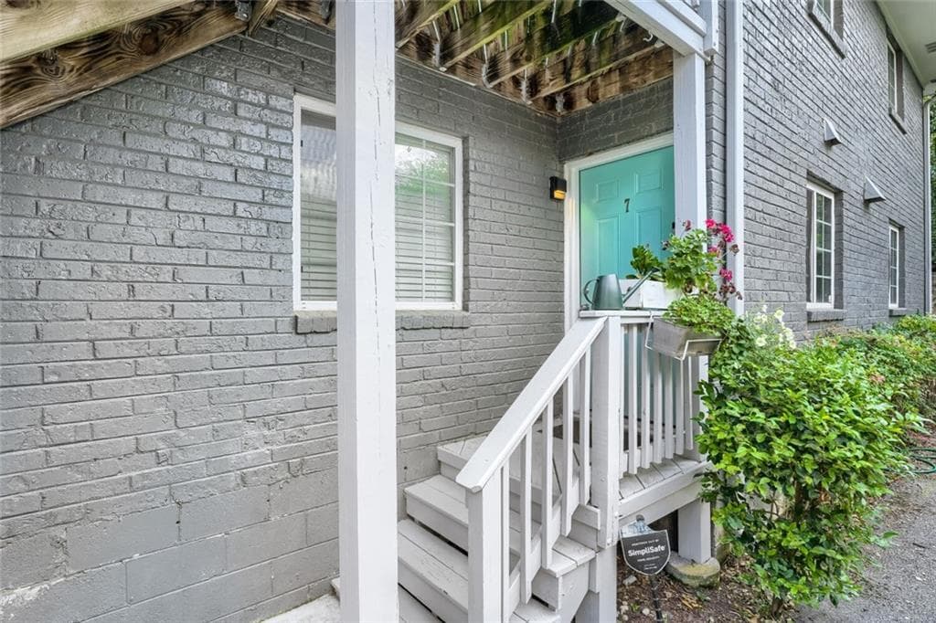 2 bedroom, 1 bathroom, 650 sq ft condominium for sale at 210 Sampson Street 7, Atlanta, GA 30312 — photo 3