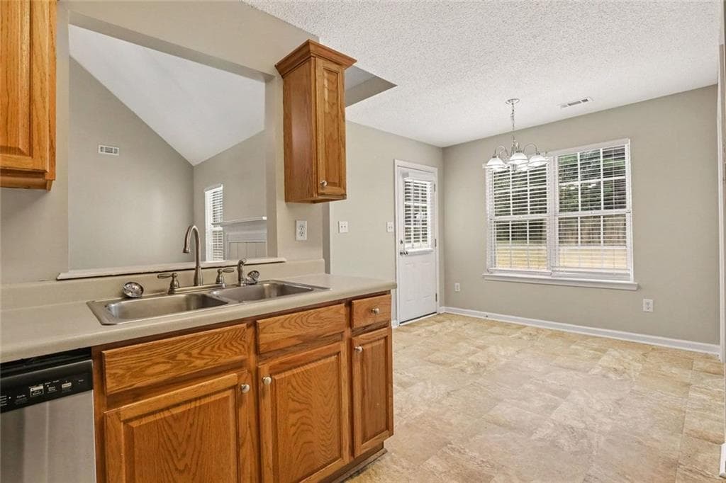 3 bedroom, 2 bathroom, 1,665 sq ft single family residence for sale at 110 McIntosh Estates Drive, Sharpsburg, GA 30277 — photo 7