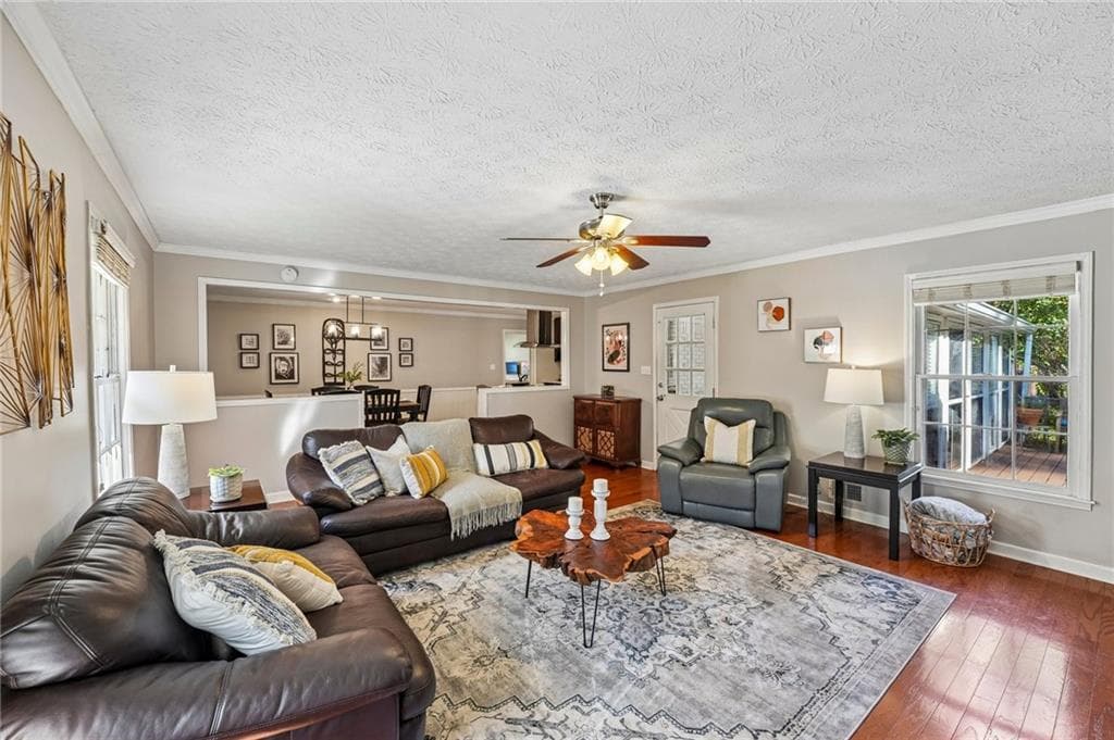 3 bedroom, 2 bathroom, 1,872 sq ft single family residence under contract at 1075 Wesley Park Drive, Marietta, GA 30064 — photo 8