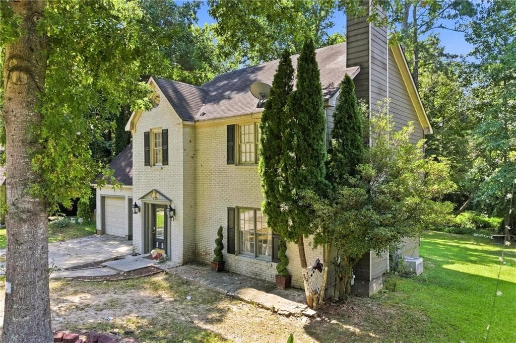 4 bedroom, 3 bathroom, 1,934 sq ft single family residence for sale at 562 Black Creek Drive, Lawrenceville, GA 30044 — photo 3