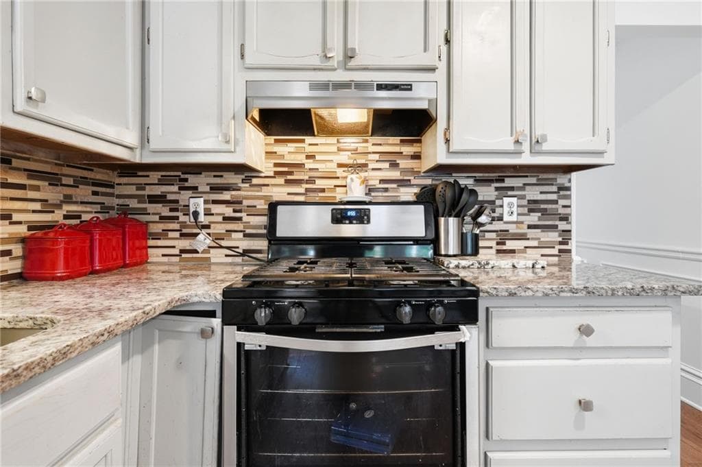 4 bedroom, 3 bathroom, 1,934 sq ft single family residence for sale at 562 Black Creek Drive, Lawrenceville, GA 30044 — photo 10