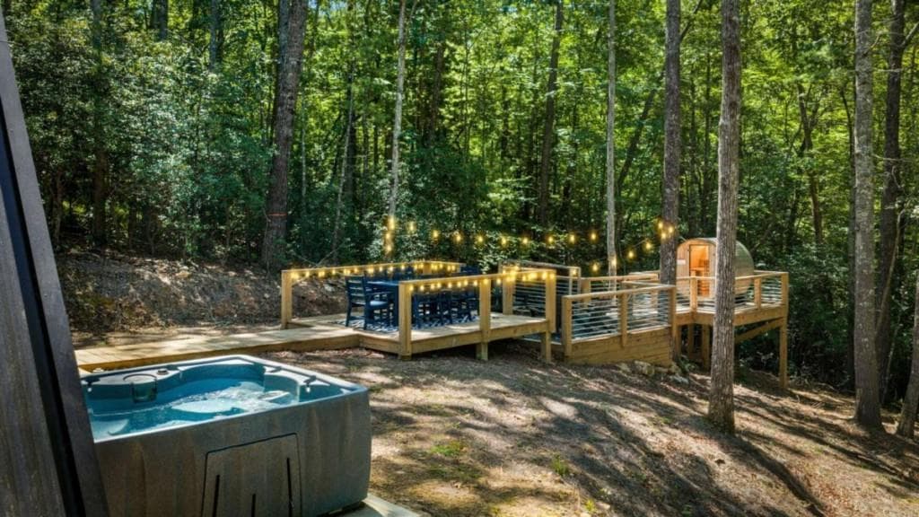 2 bedroom, 2 bathroom, 1,140 sq ft single family residence under contract at 223 Laurel Trace, Blue Ridge, GA 30513 — photo 3