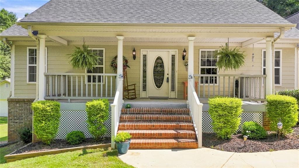 3 bedroom, 4 bathroom, 4,108 sq ft single family residence for sale at 540 Davis Road, Locust Grove, GA 30248 — photo 4