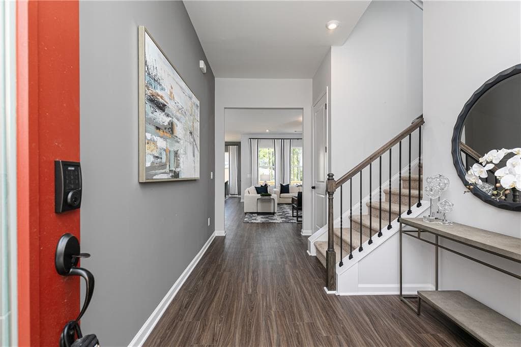 5 bedroom, 3 bathroom, 2,729 sq ft single family residence for sale at 724 Coventry Cove Way, Acworth, GA 30102 — photo 2