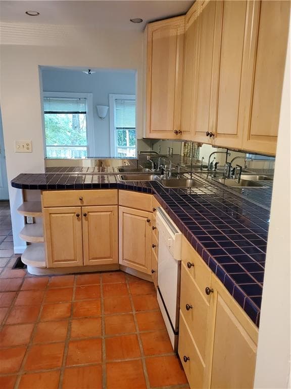 3 bedroom, 1 bathroom, 1,116 sq ft single family residence for rent at 1153 Ogilvie Drive, Atlanta, GA 30324 for $2,395 a month — photo 4