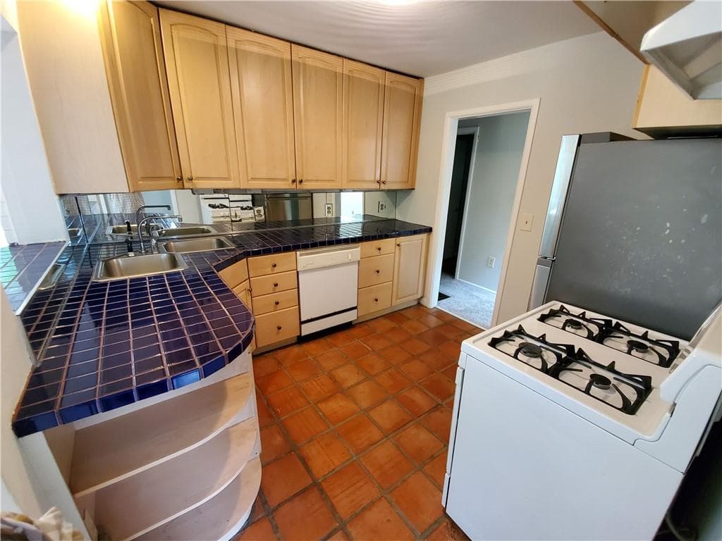 3 bedroom, 1 bathroom, 1,116 sq ft single family residence for rent at 1153 Ogilvie Drive, Atlanta, GA 30324 for $2,395 a month — photo 5