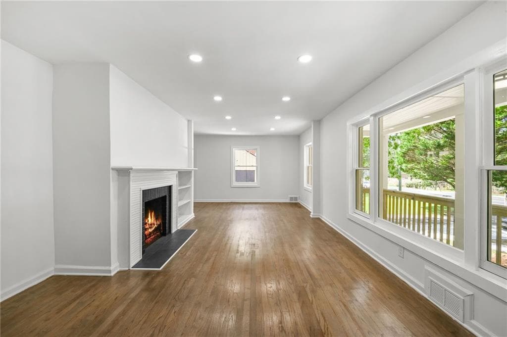 3 bedroom, 2 bathroom, 1,346 sq ft single family residence for sale at 2580 Cascade Road, Atlanta, GA 30311 — photo 8