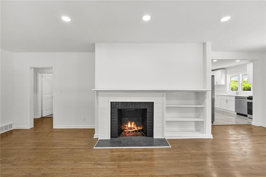 3 bedroom, 2 bathroom, 1,346 sq ft single family residence for sale at 2580 Cascade Road, Atlanta, GA 30311 — photo 9