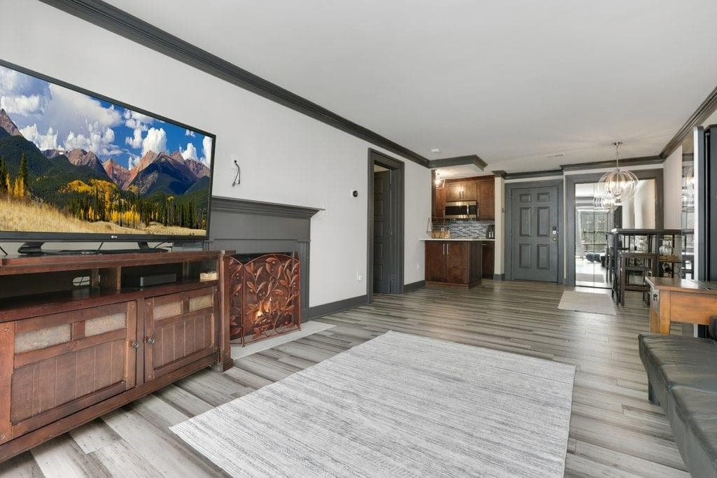 1 bedroom, 1 bathroom, 816 sq ft condominium for sale at 24212 Plantation Drive, Atlanta, GA 30324 — photo 3