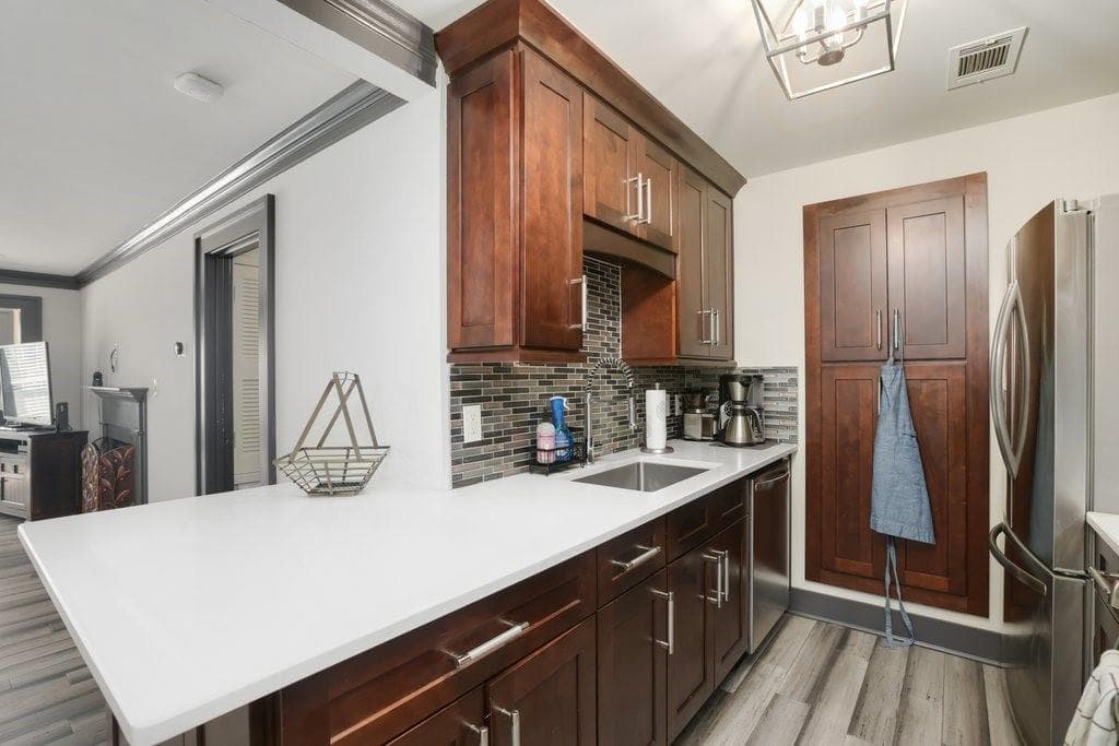 1 bedroom, 1 bathroom, 816 sq ft condominium for sale at 24212 Plantation Drive, Atlanta, GA 30324 — photo 7